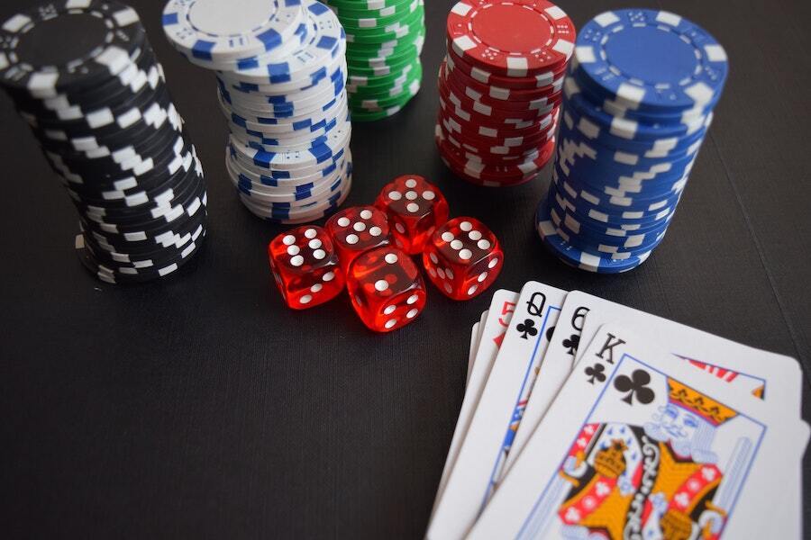 , Sweet Bonanza, Book of the Fallen, Big Bass Bonanza, and Dog House Megaways are some of the developer's popular games. Other categories include live games, scratchcards, and table games.
